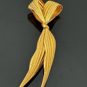 -Vintage Christian DIOR Brooch Long Knot Bow Ribbon Oversized Elongated GP